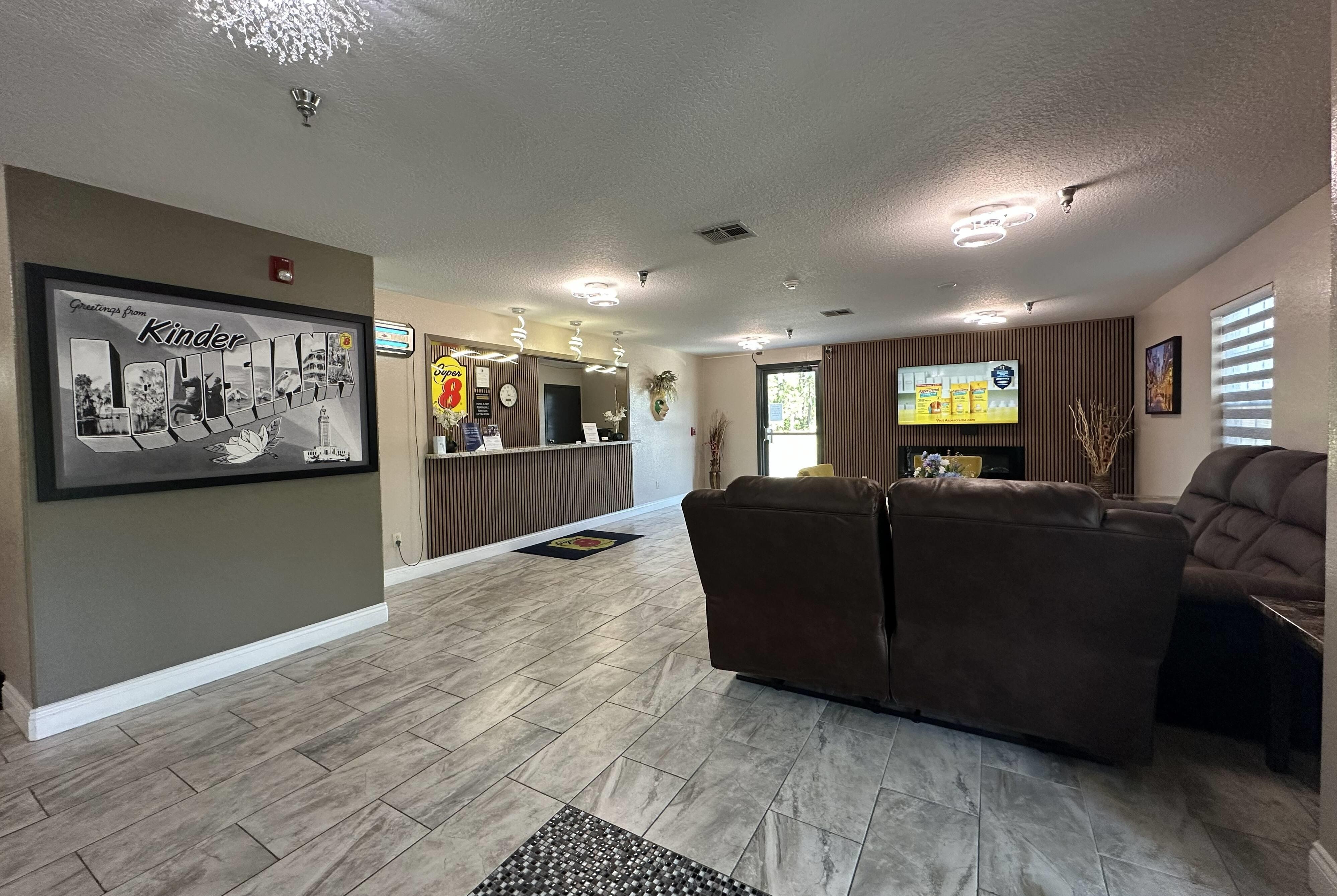 Lobby | Super 8 by Wyndham Kinder/Coushatta near Casino