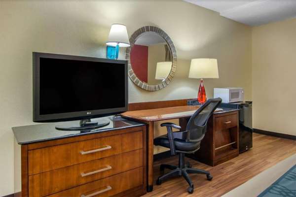  - Travelodge Forsyth - I-75, Exit 187