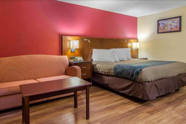  - Travelodge Forsyth - I-75, Exit 187