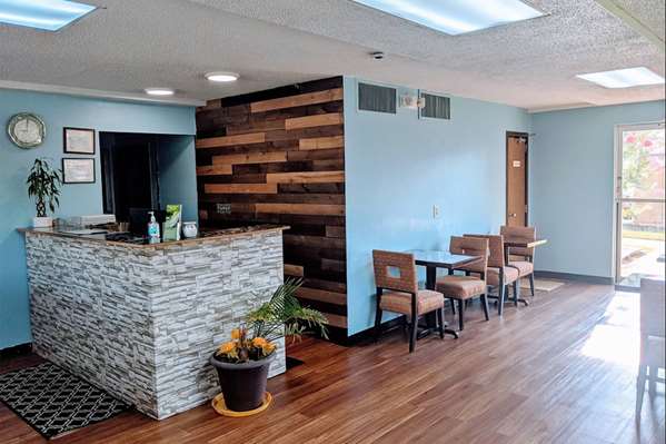  - Travelodge Forsyth - I-75, Exit 187