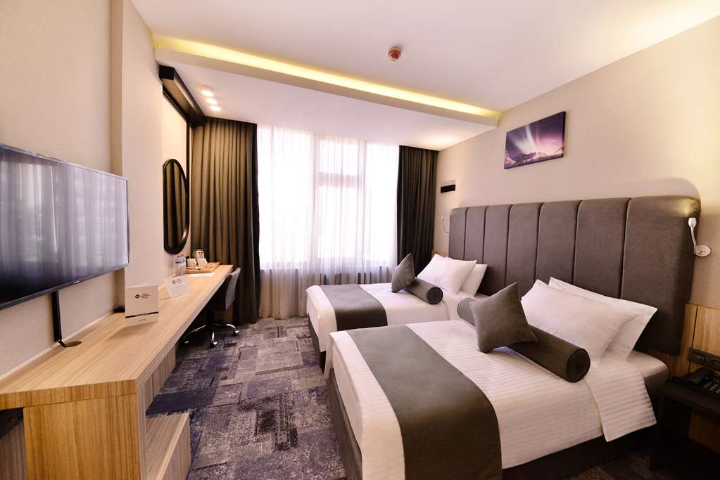 Best Western Plus Center Hotel - Tap to explore photos