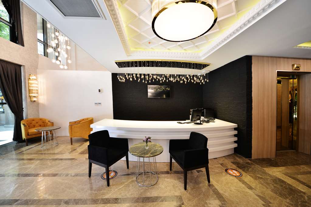 Best Western Plus Center Hotel