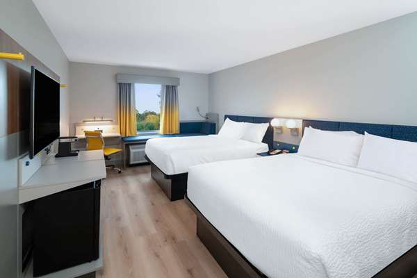  - Microtel Inn & Suites by Wyndham Hot Springs