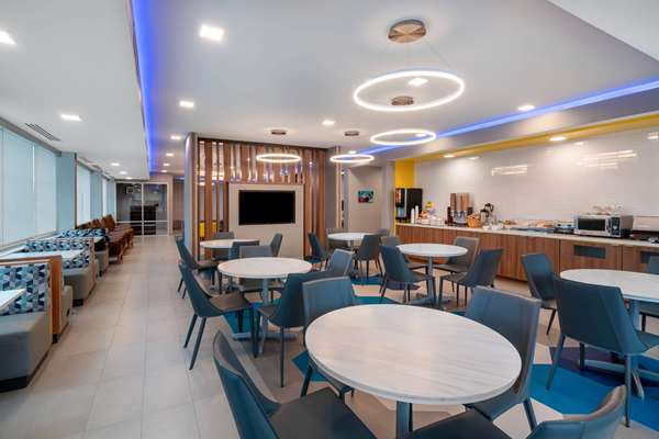  - Microtel Inn & Suites by Wyndham Hot Springs