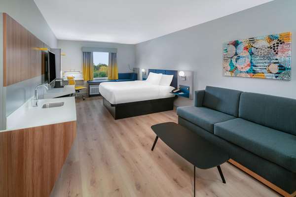  - Microtel Inn & Suites by Wyndham Hot Springs