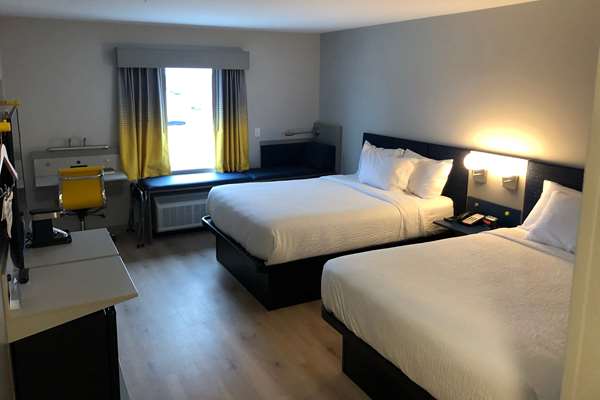  - Microtel Inn & Suites by Wyndham Hot Springs