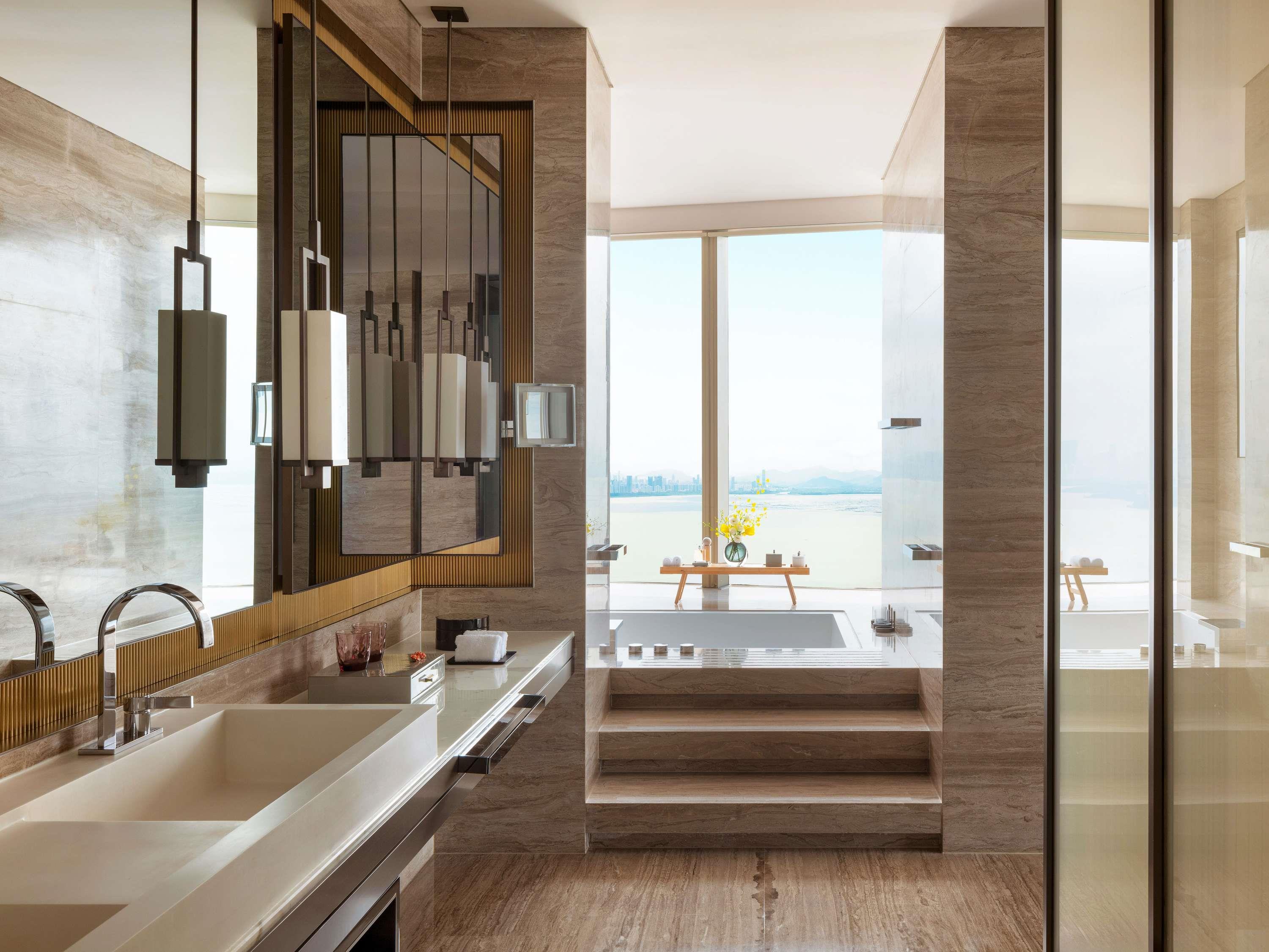 Raffles Shenzhen Room Type - Metropolitan Studio Panoramic Bay View