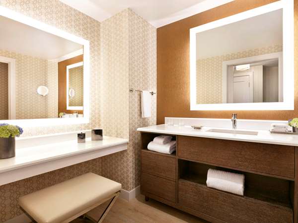  - Fairmont Hotel City Center Austin - I-35, Exit 234A