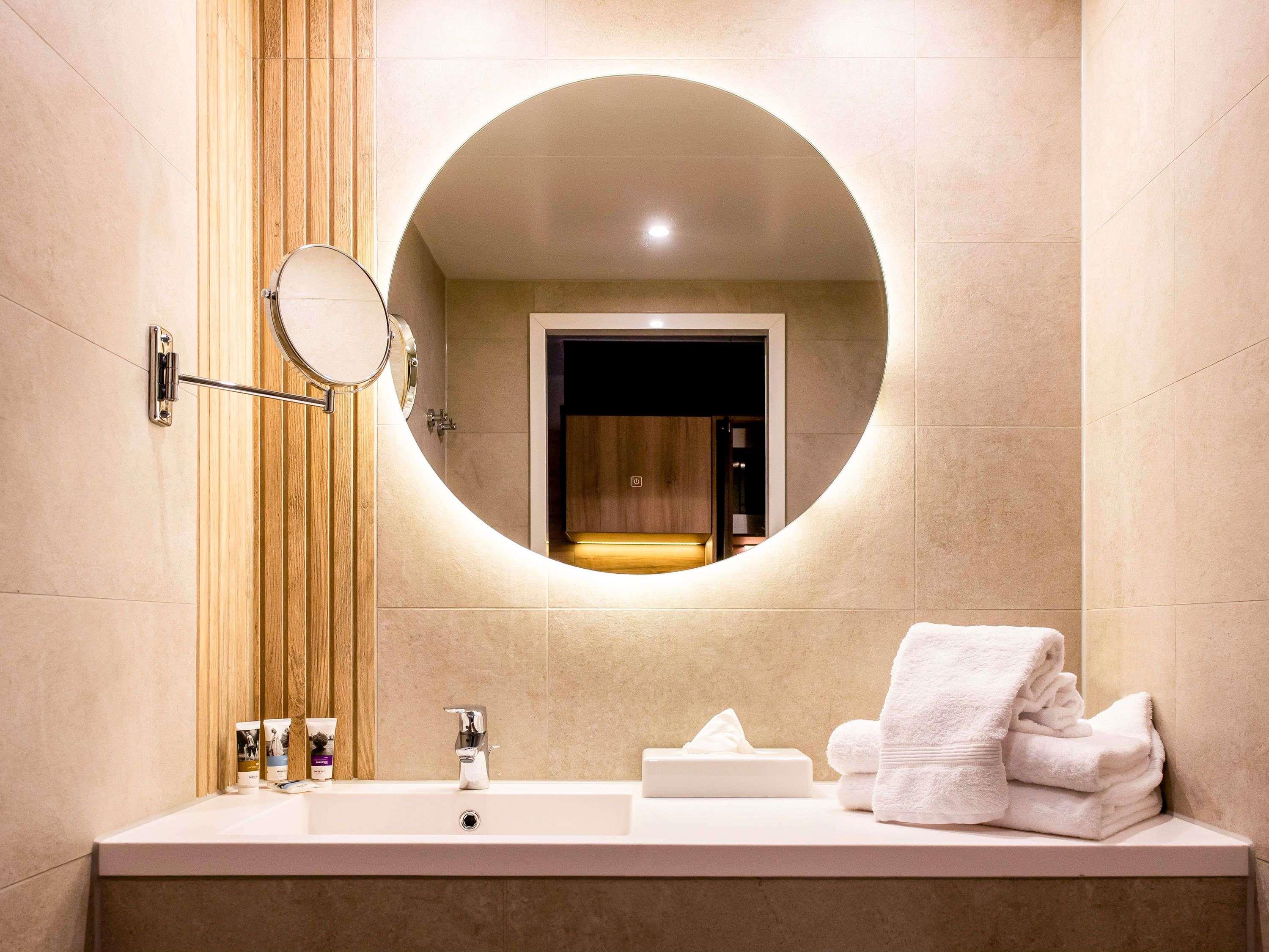 Mercure Han Sur Lesse Room Type - Classic Room - 1 kingsize twin bed