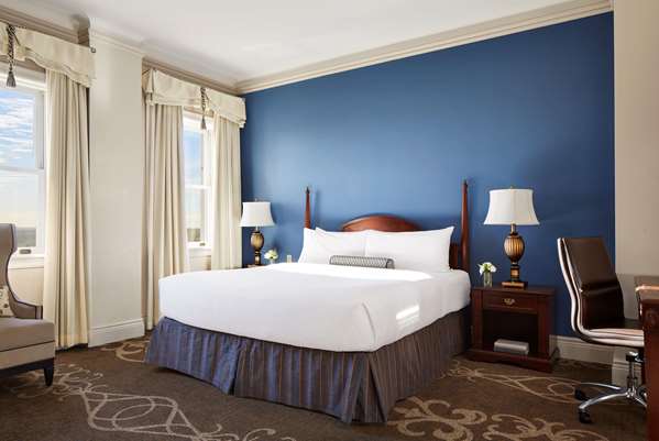  - Fairmont Hotel MacDonald Edmonton