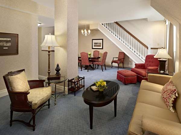 Suite - Fairmont Hotel MacDonald Edmonton