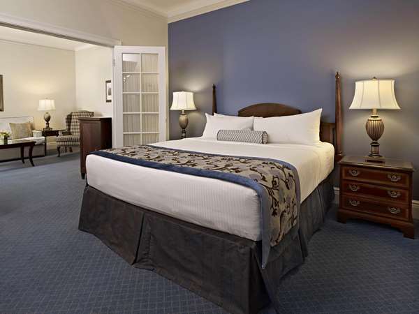 Suite - Fairmont Hotel MacDonald Edmonton