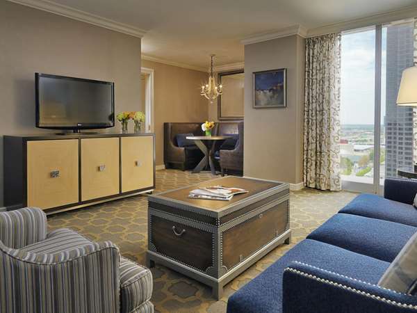 Suite - Fairmont Hotel Dallas