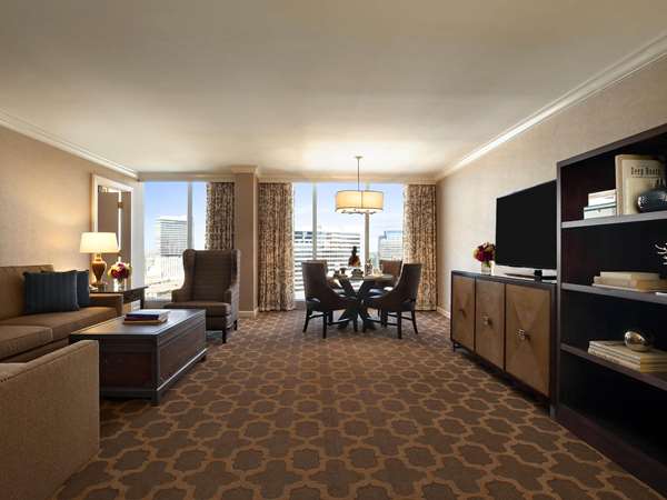 Suite - Fairmont Hotel Dallas
