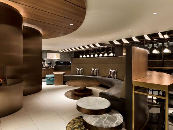 Restaurant - Fairmont Queen Elizabeth Hotel Montreal