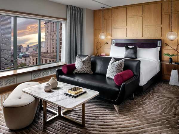 Suite - Fairmont Queen Elizabeth Hotel Montreal