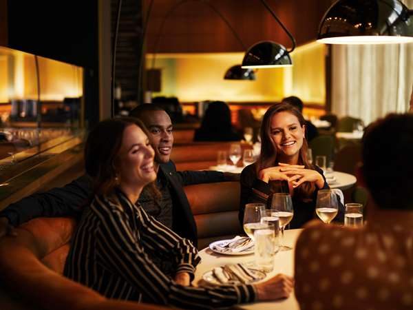 Restaurant - Fairmont Queen Elizabeth Hotel Montreal