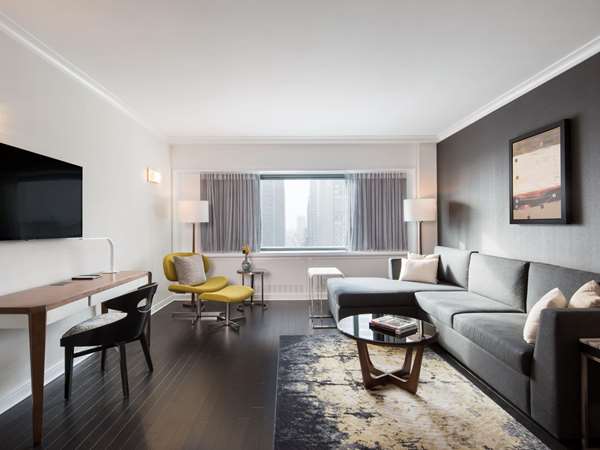 Suite - Fairmont Queen Elizabeth Hotel Montreal