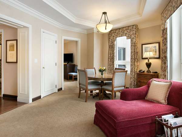 Suite - Fairmont Chateau Hotel Lake Louise