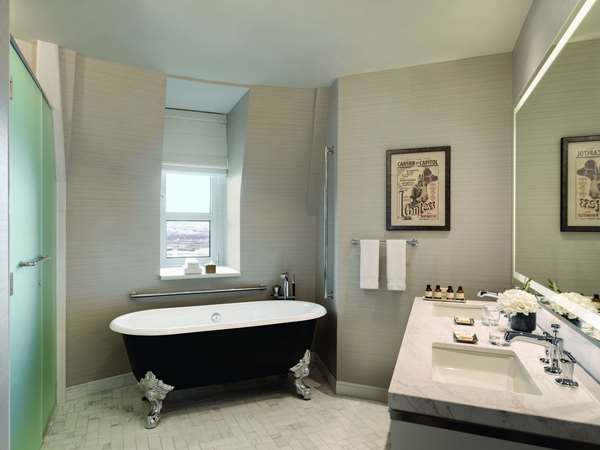  - Fairmont Le Chateau Frontenac Hotel Quebec City