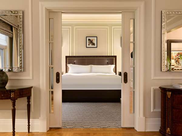 Suite - Fairmont Chateau Laurier Hotel Ottawa