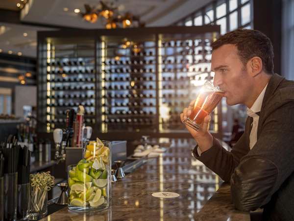 Bar - Fairmont Waterfront Hotel Vancouver