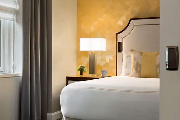  - Fairmont Olympic Hotel Seattle - I-5, Exits 165 & 165B