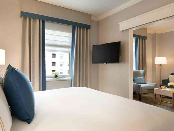  - Fairmont Olympic Hotel Seattle - I-5, Exits 165 & 165B