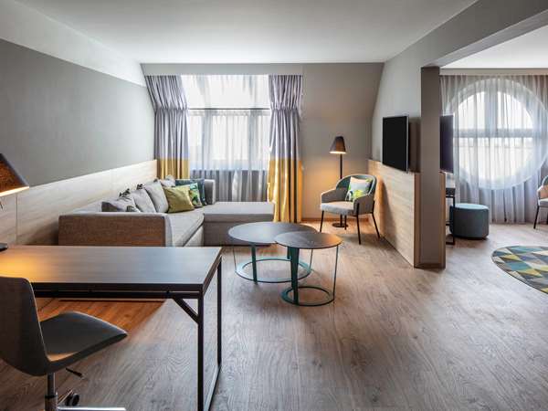 BASEL MARRIOTT HOTEL - Photo 23