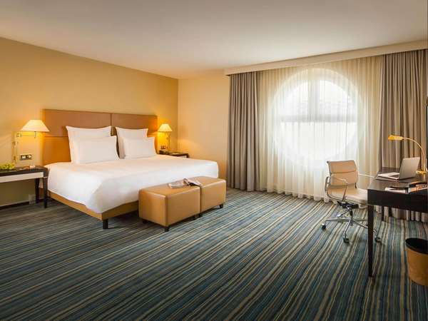 BASEL MARRIOTT HOTEL - Photo 6