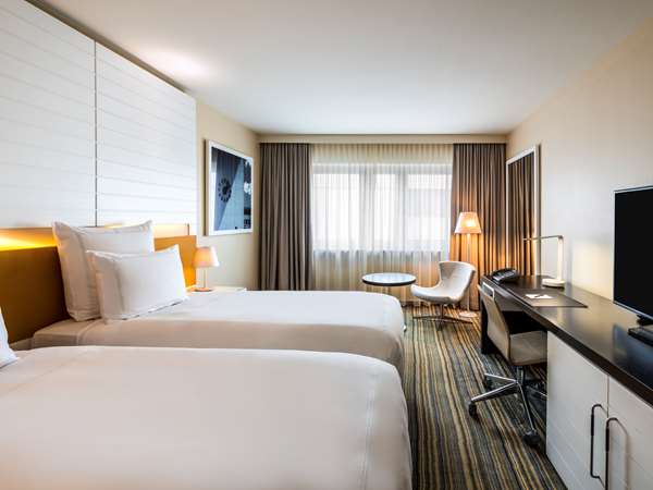 BASEL MARRIOTT HOTEL - Photo 12