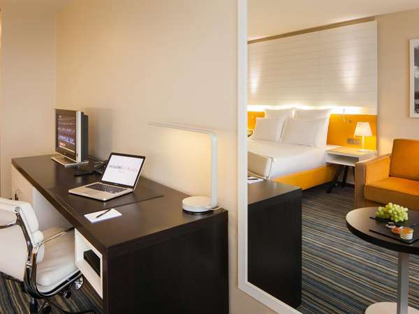 BASEL MARRIOTT HOTEL - Photo 31