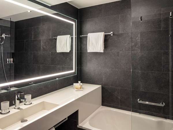 BASEL MARRIOTT HOTEL - Photo 40