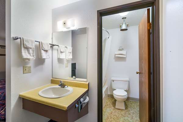  - Rodeway Inn Wibaux