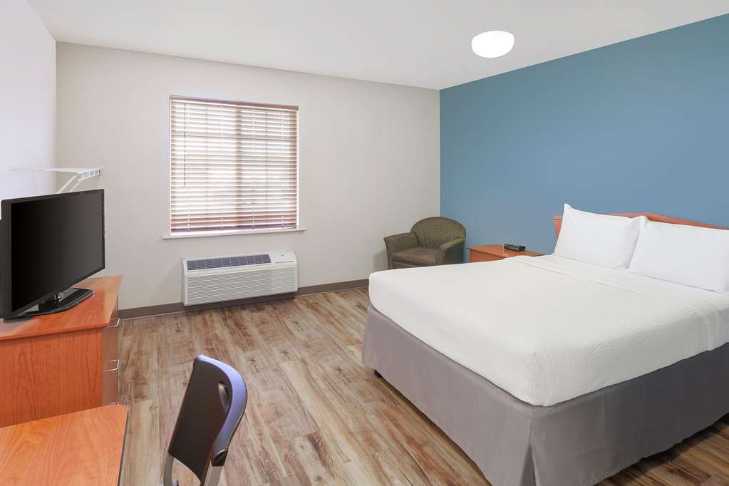 WOODSPRING SUITES DES MOINES PLEASA-guestroom-Guest Room,On-Site.jpg