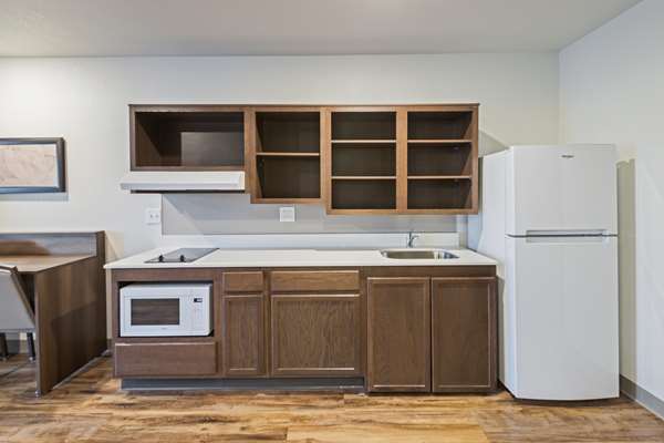  - WoodSpring Suites Davenport