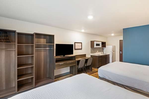  - WoodSpring Suites Davenport