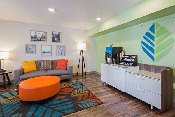  - WoodSpring Suites Davenport