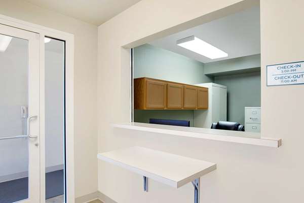  - WoodSpring Suites East Baton Rouge - I-12, Exit 4