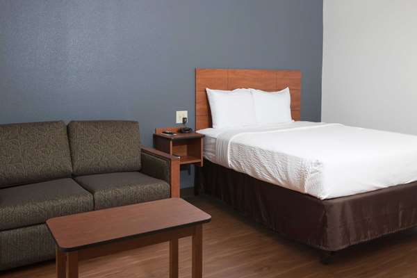  - WoodSpring Suites Lafayette