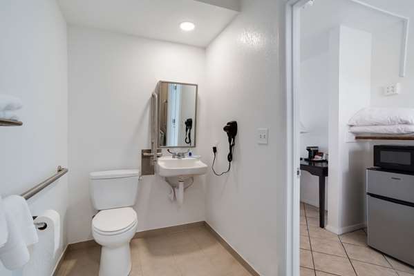  - Rodeway Inn Crisfield