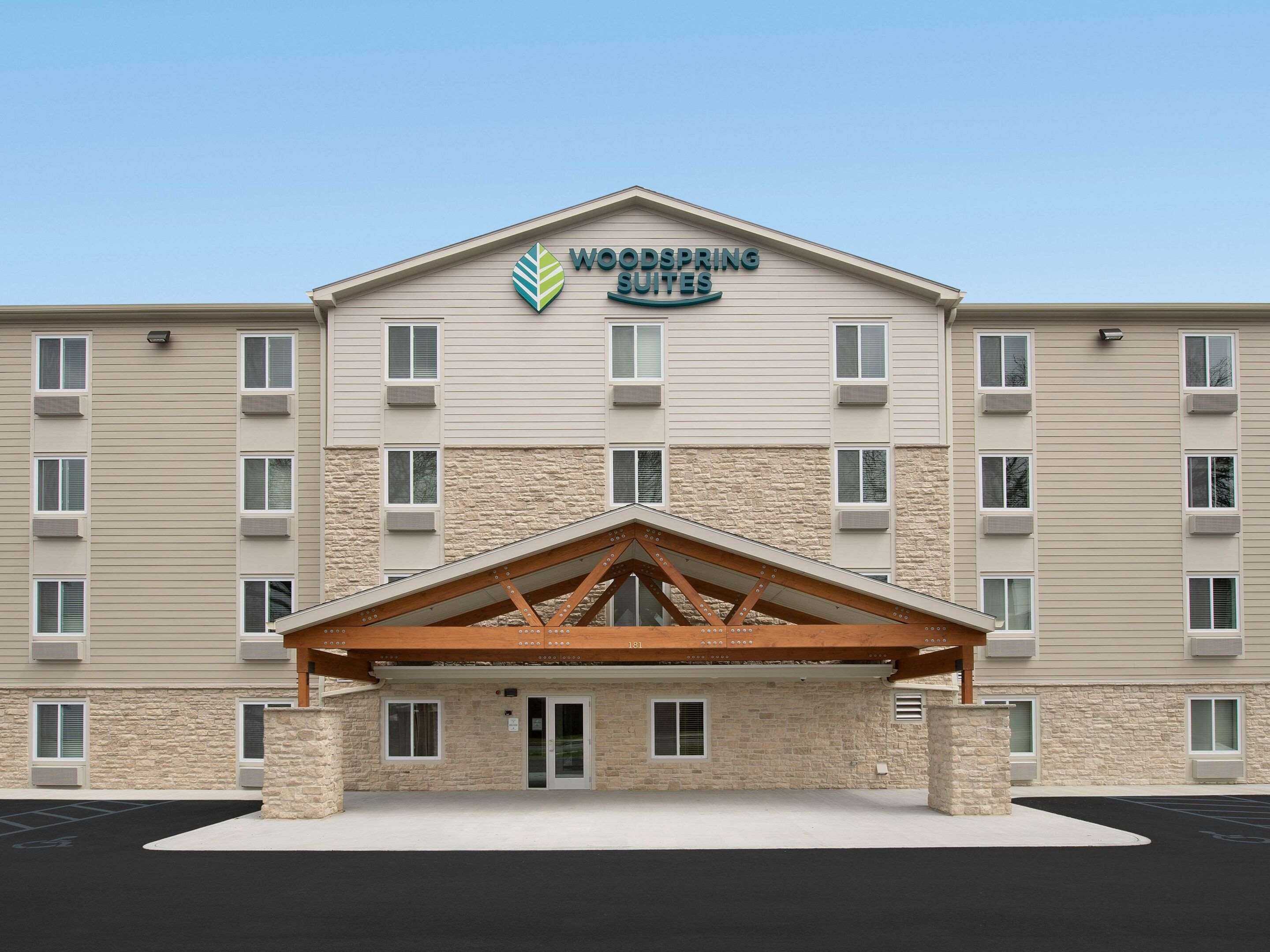 Hotel exterior | WoodSpring Suites Toledo Maumee