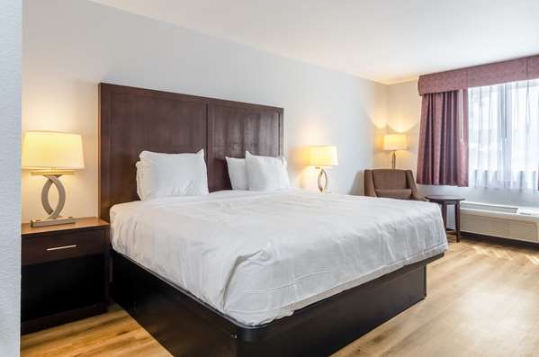  - Red Lion Inn & Suites Des Moines