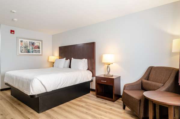  - Red Lion Inn & Suites Des Moines