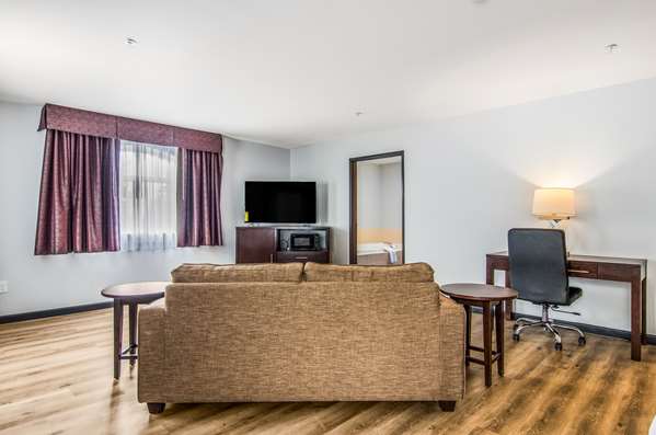  - Red Lion Inn & Suites Des Moines