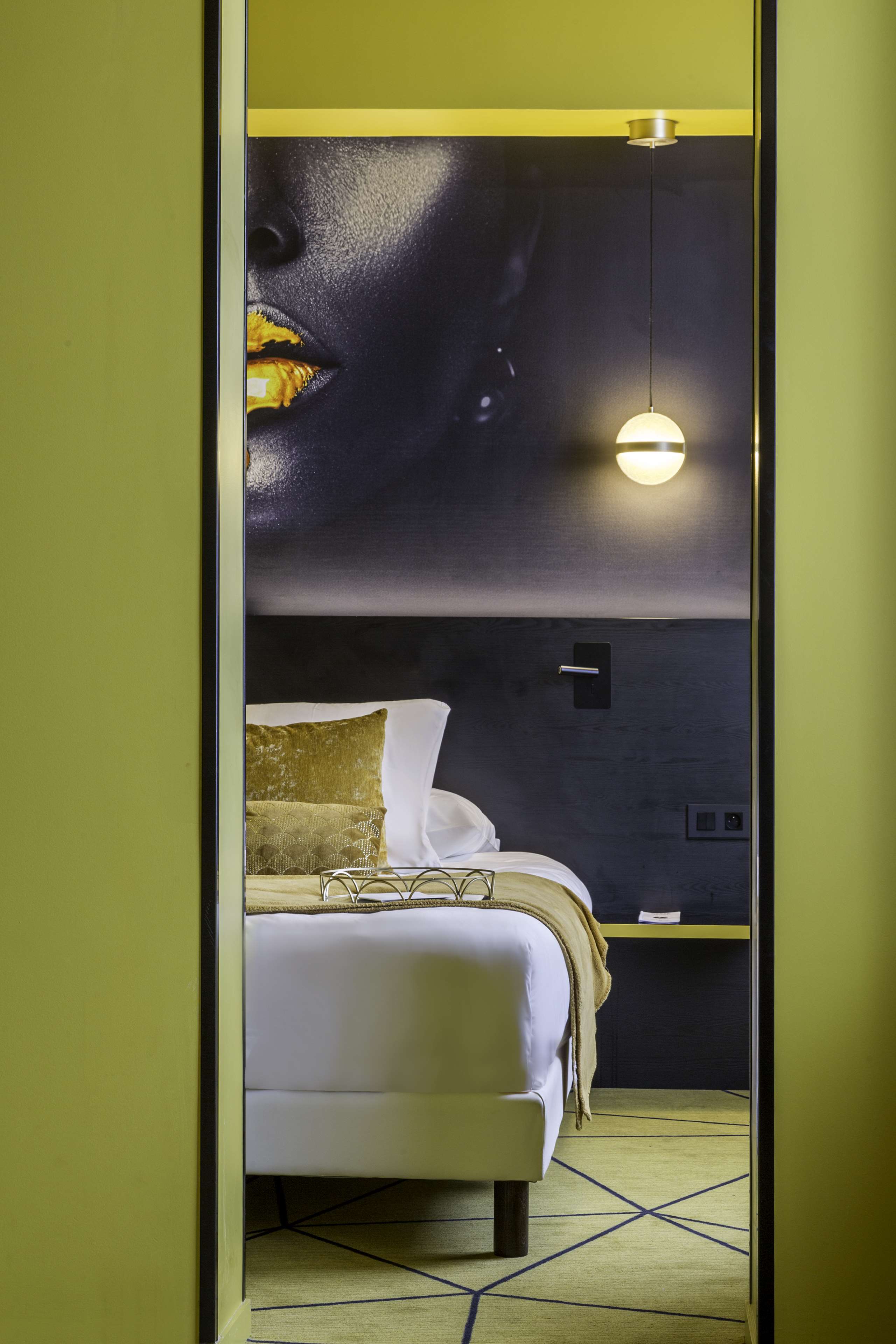 Leprince Hotel Spa, BW Premier Collection Room Type - 1 KING BED,NSMK,EXCRM,SHOWER