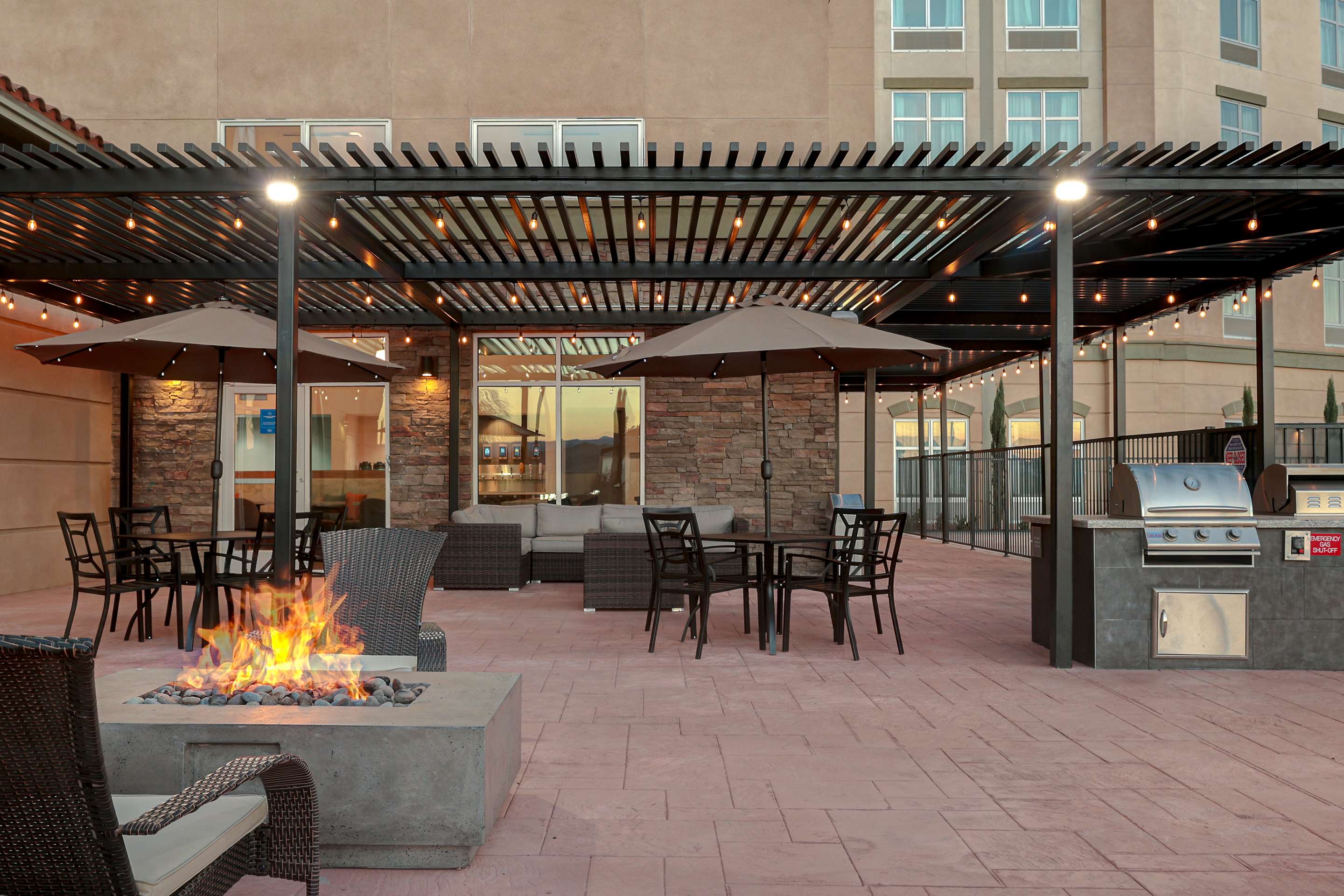 Restaurant | Homewood Suites by Hilton Santa Clarita