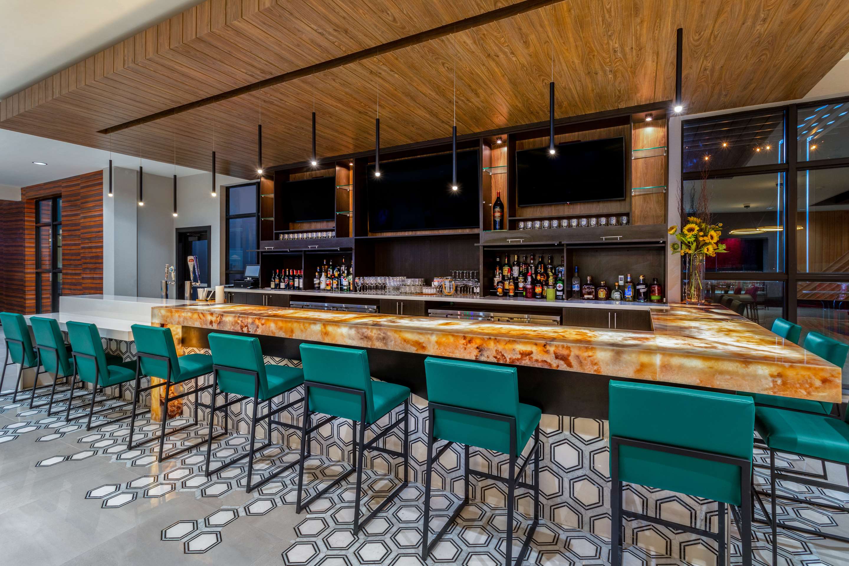 BarLounge | Hilton Garden Inn Hays