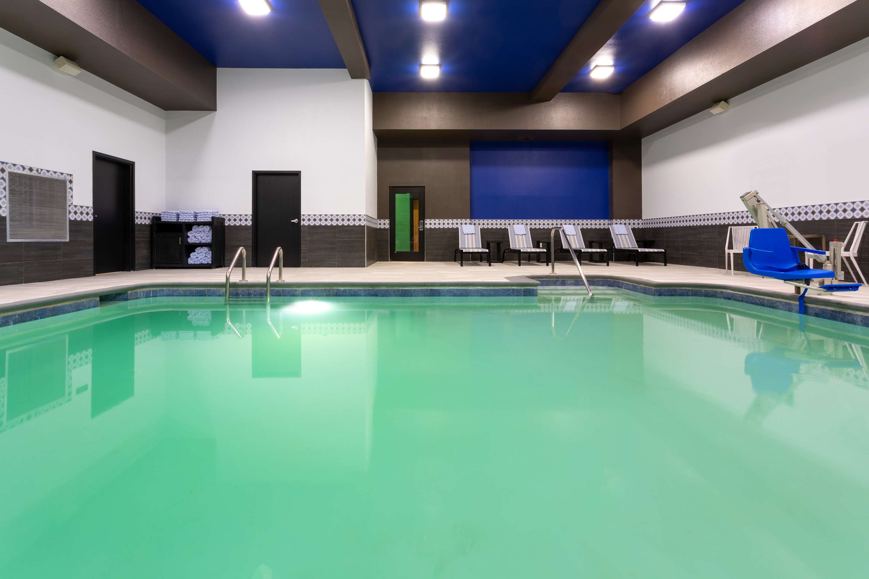 Pool | Hilton Garden Inn Hays