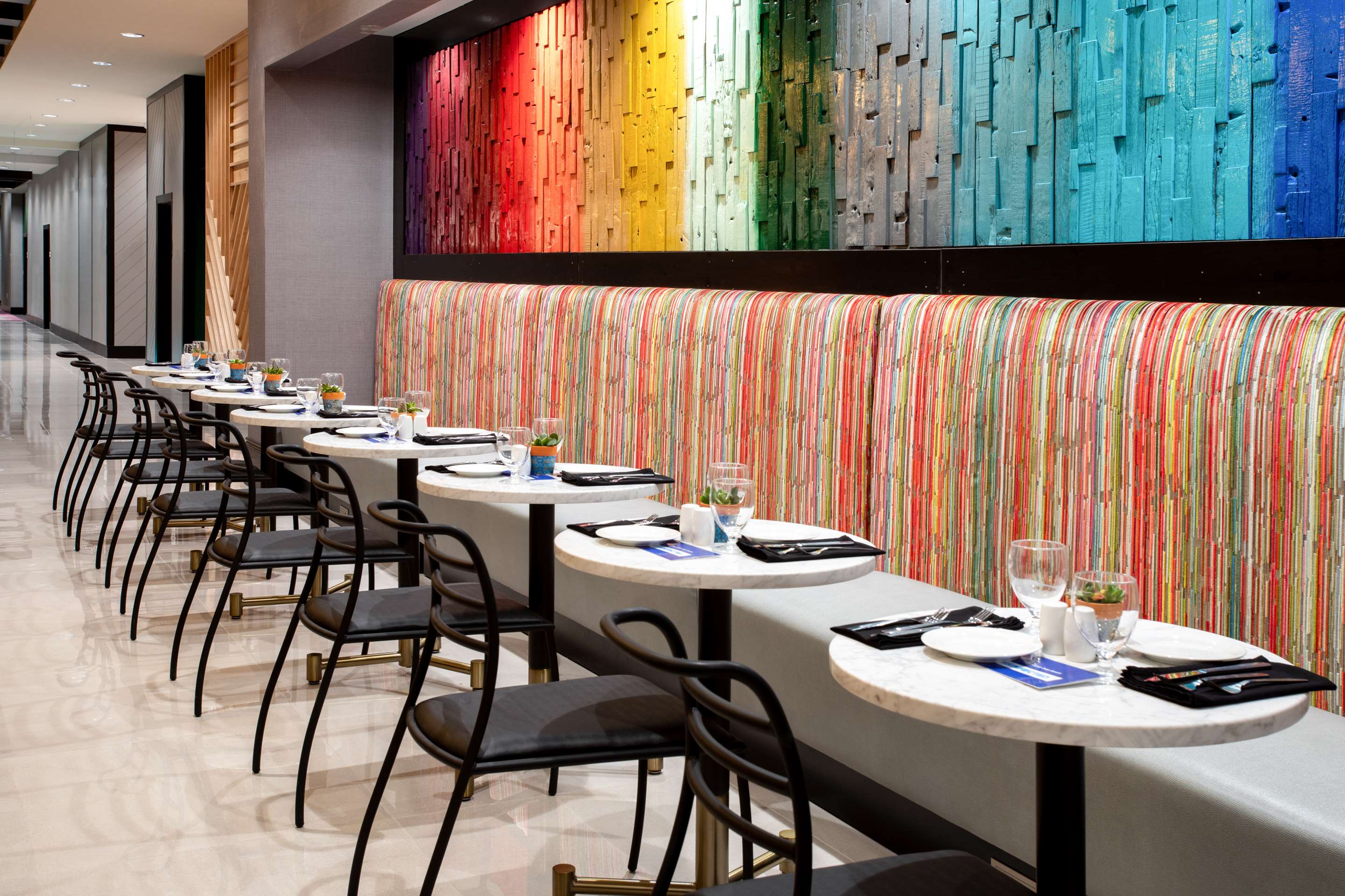 Restaurant | Hilton Garden Inn Hays